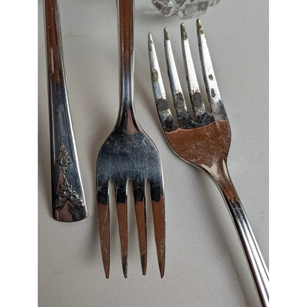 Vtg Holmes & Edwards Spring Garden 1949 Silverplate Salad Forks - Set of 3 As-Is